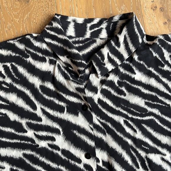 Zebra print blouse - Picture 2 of 3
